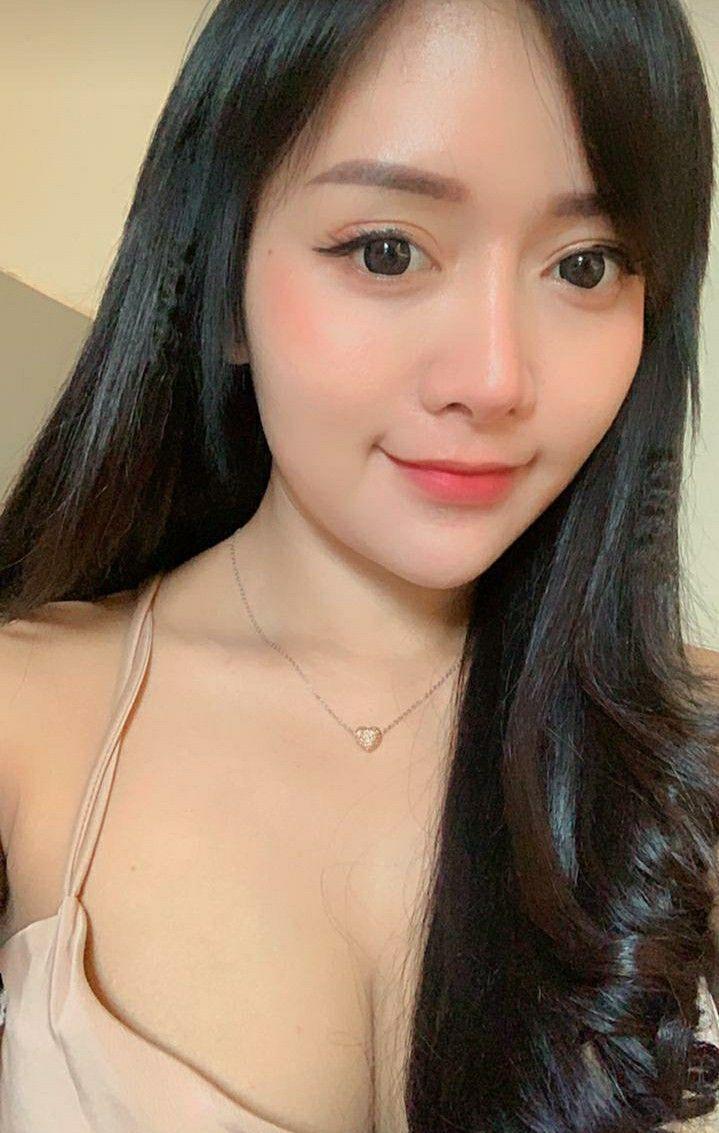 Gái xinh ảnh nóng với ngực to cam, đẹp như Kawaii
