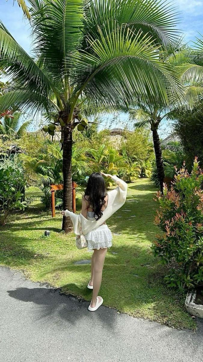 Gái xinh mặc nội y trong mùa hè nóng bỏng