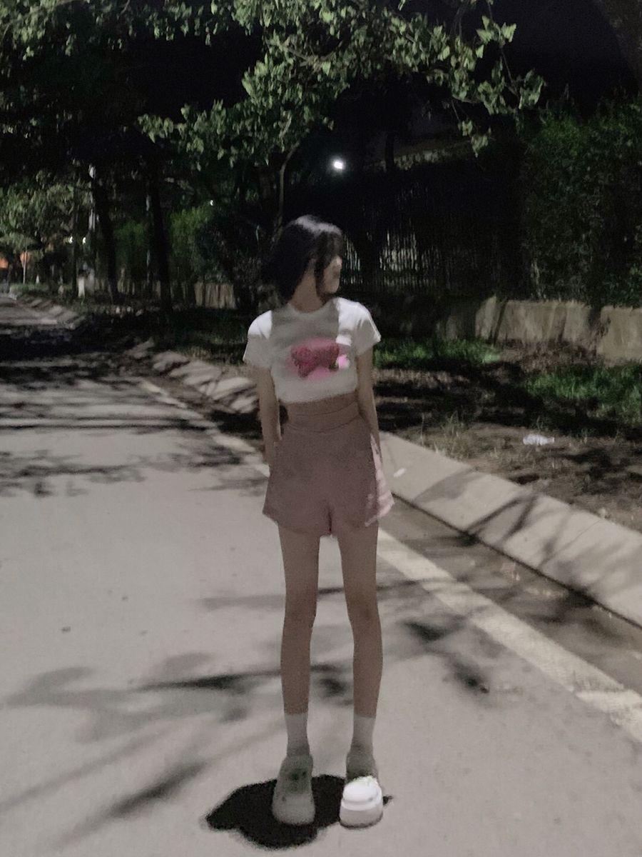 Gái Xinh Ngực To Chân Dui Đầu Gối