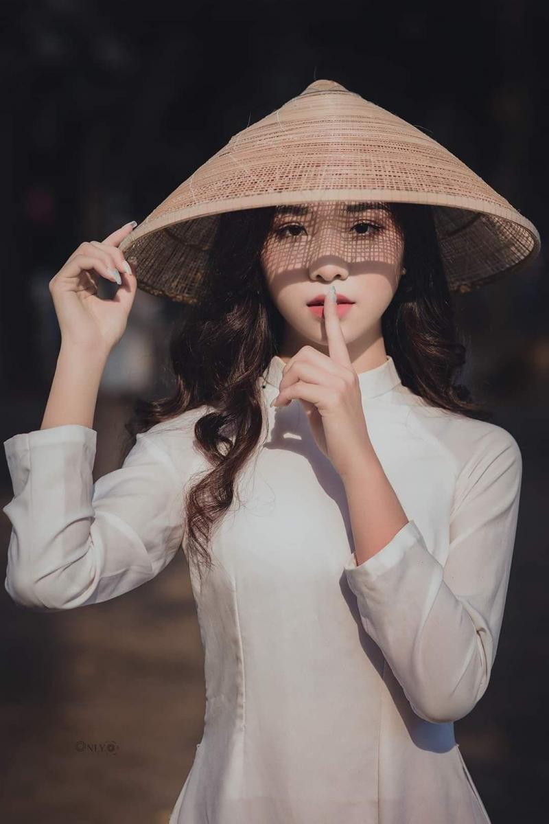 Gái xinh bikini lộ mu - Hình ảnh gái mông to