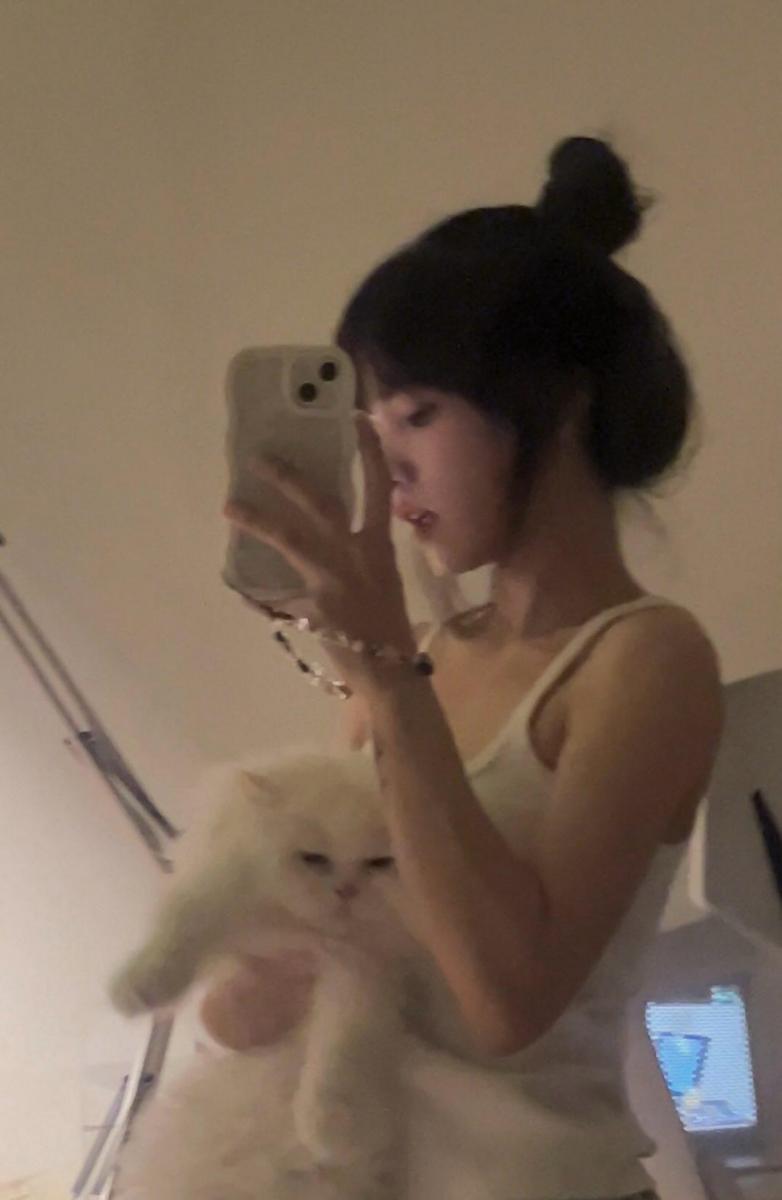 Gái Đẹp Với Con Gái Xinh
