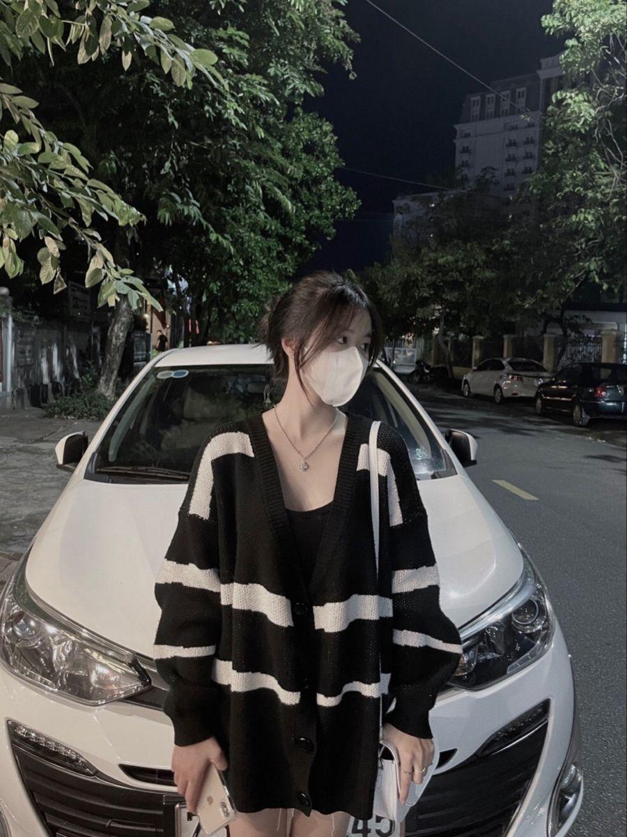 Ảnh gái xinh ngực to bên xe đẹp