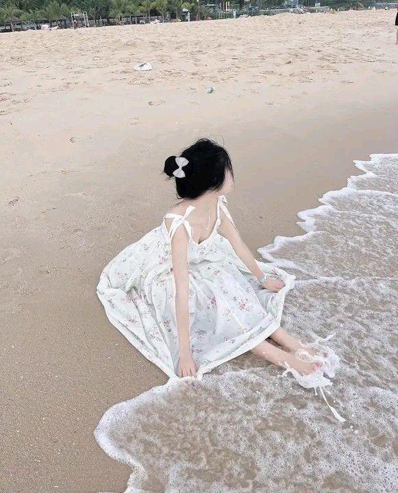Ảnh gái xinh tắm biển mùa hè đẹp