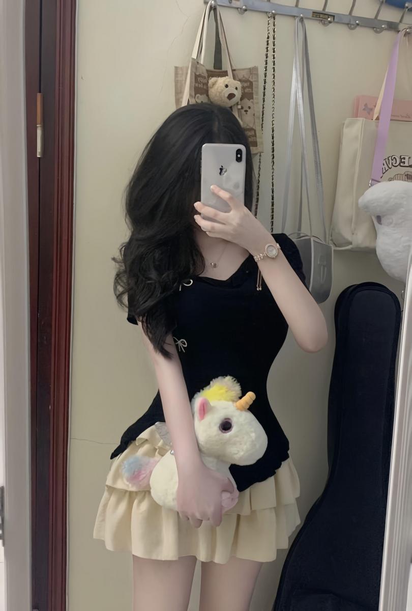 Gái xinh tắm với bộ đồ chơi thời trang đẹp