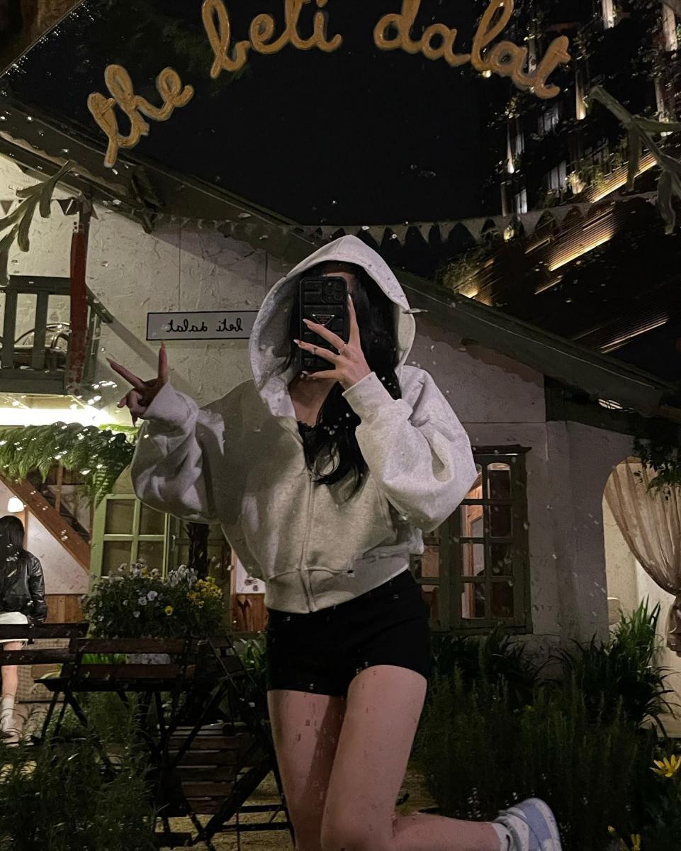 Gái Xinh Trong Trang Phục