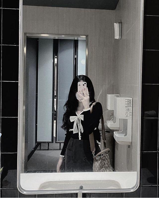 Gái Xinh Trắng Với Nét