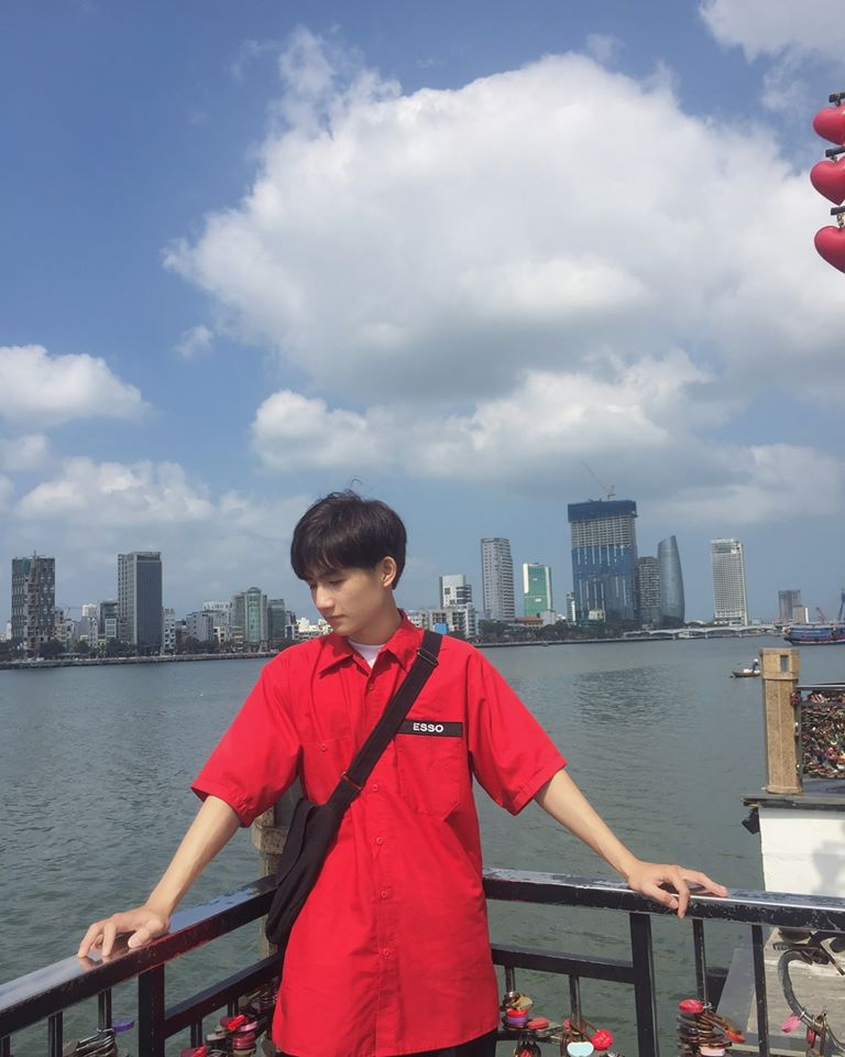 Gái xinh 2k1 khoe ngực trong bộ ảnh dễ thương