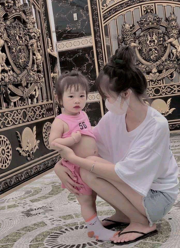 Gái xinh học sinh trong bộ ảnh không mặc quần áo