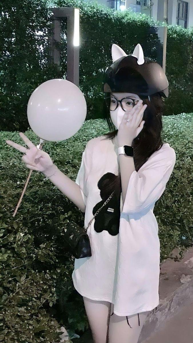 Ảnh Gái Xinh 18+ Trong Trang Phục Đẹp