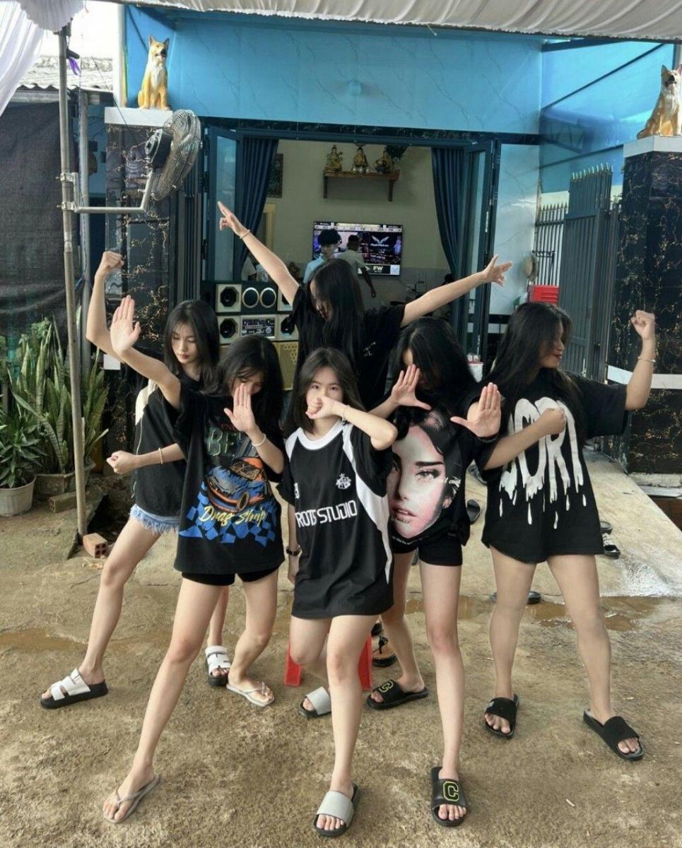 Ảnh nữ xinh cute với gái xinh vu vui vẻ