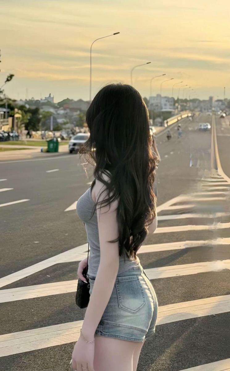 Ảnh gái đẹp sexy với ngực to và thời trang ấn tượng
