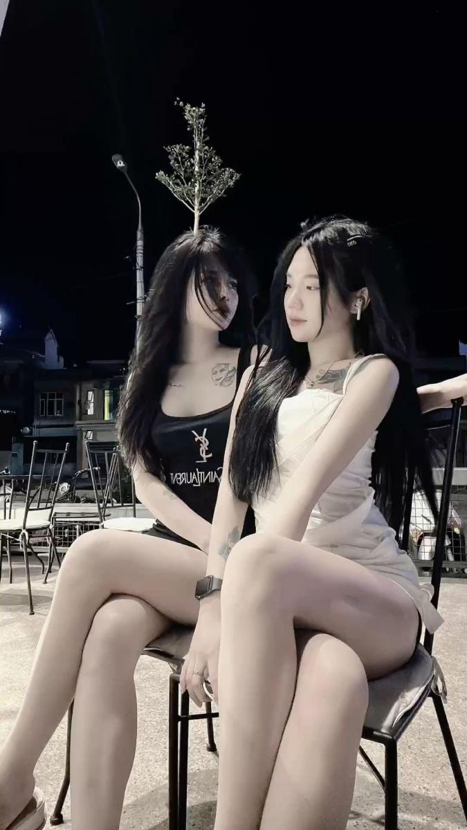 Ảnh gái đẹp gợi cảm với ngực to, đùi sắc đẹp