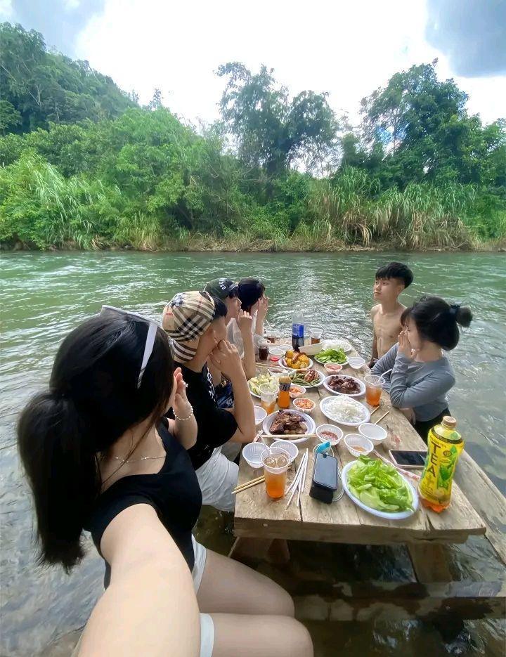 Gái Xinh Giải Trí Gái Đẹp Vui Vẻ