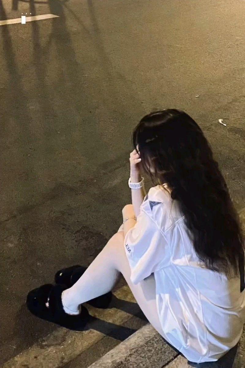 Ảnh gái xinh chân dài gợi cảm trong nội y