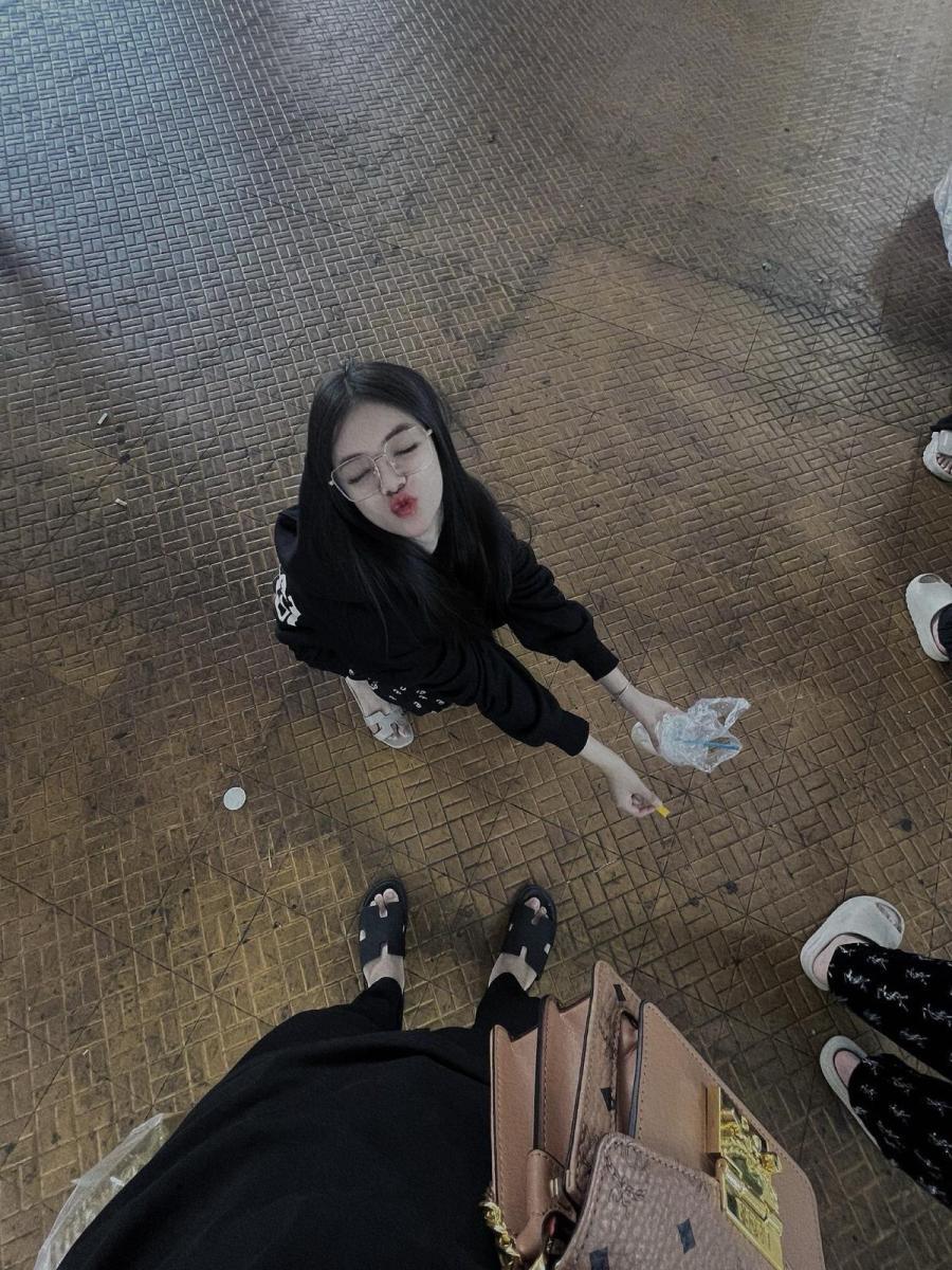 Hình vú gái xinh trong bộ sưu tập thời trang
