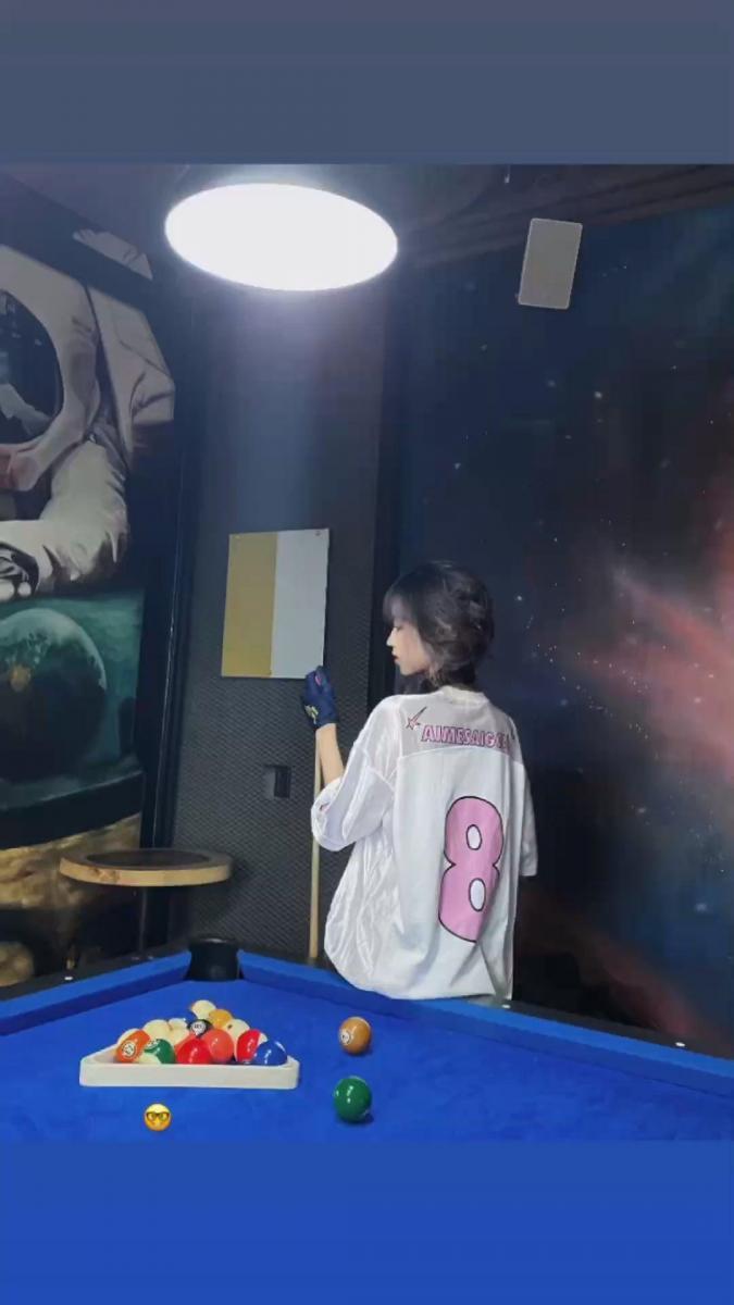 Gái Xinh , Nóng Bỏng Và