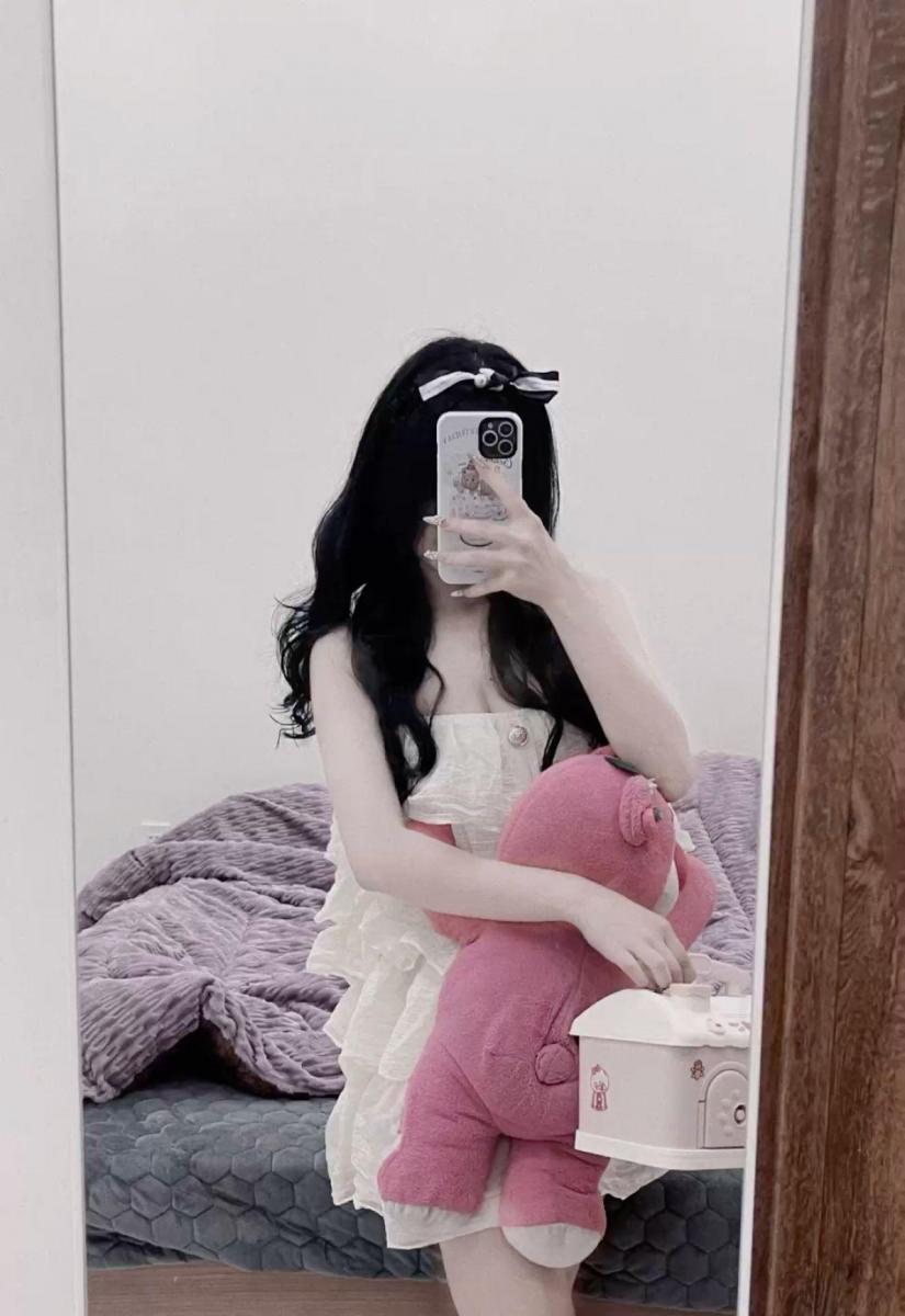 Gái Xinh Nóng Bỏng Đi Chơi Cùng Gấu