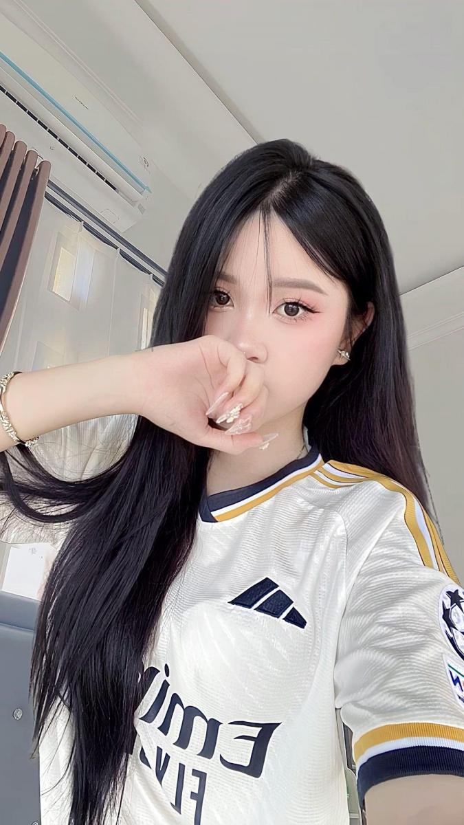 Gái xinh sexy nhảy trong bộ áo yếm đẹp cho con gái