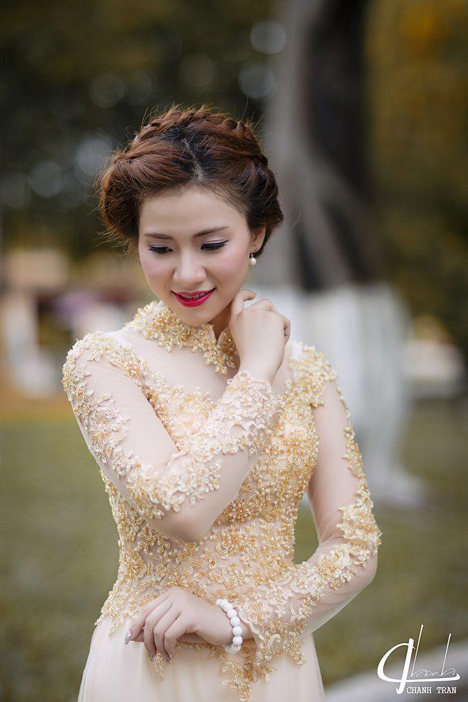 Gái xinh hạng đẹp trong bộ trang phục trắng