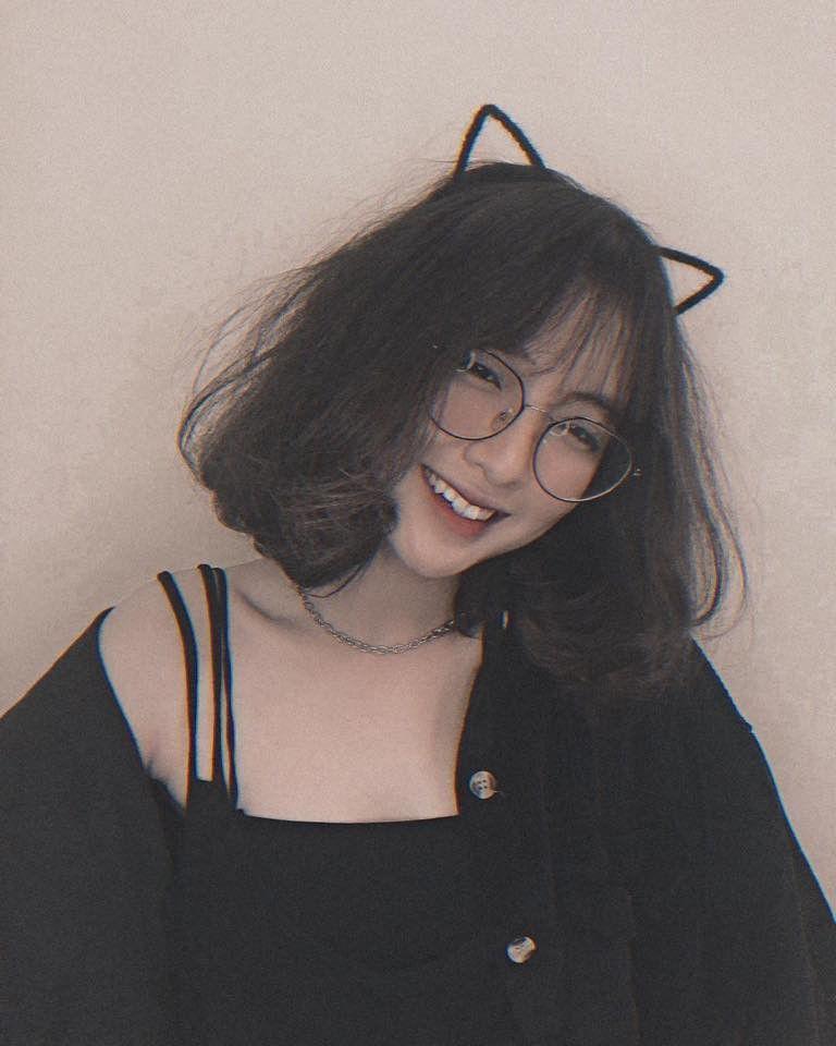 Ảnh gái xinh đeo mắt kính che mặt đẹp