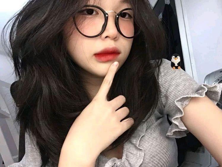 Ảnh gái xinh đeo kính thời trang đẹp