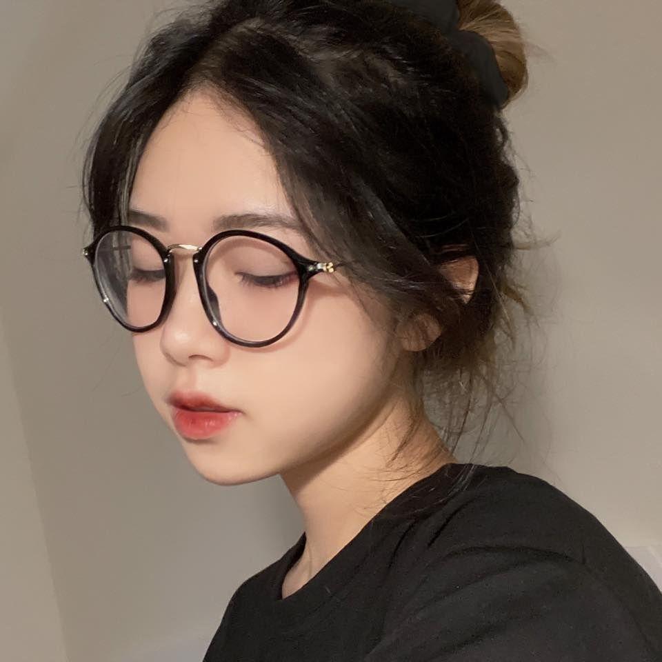 Gái che mặt xinh đeo mắt kính đẹp