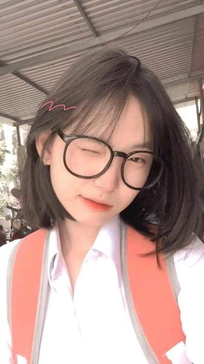 Gái xinh đeo mắt kính - Ảnh mặt gái xinh đẹp