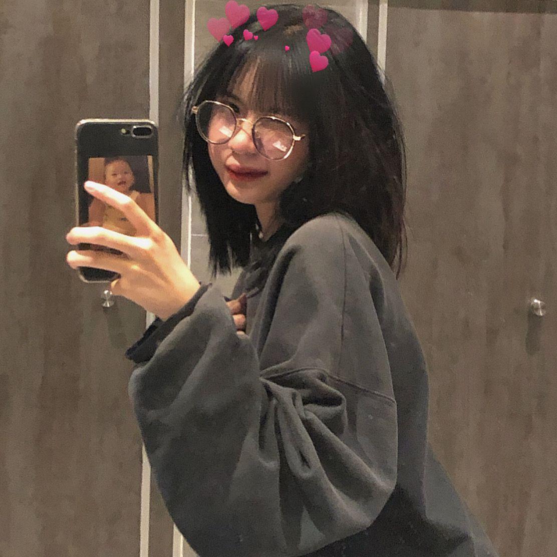 Gái Xinh Mắt Kính