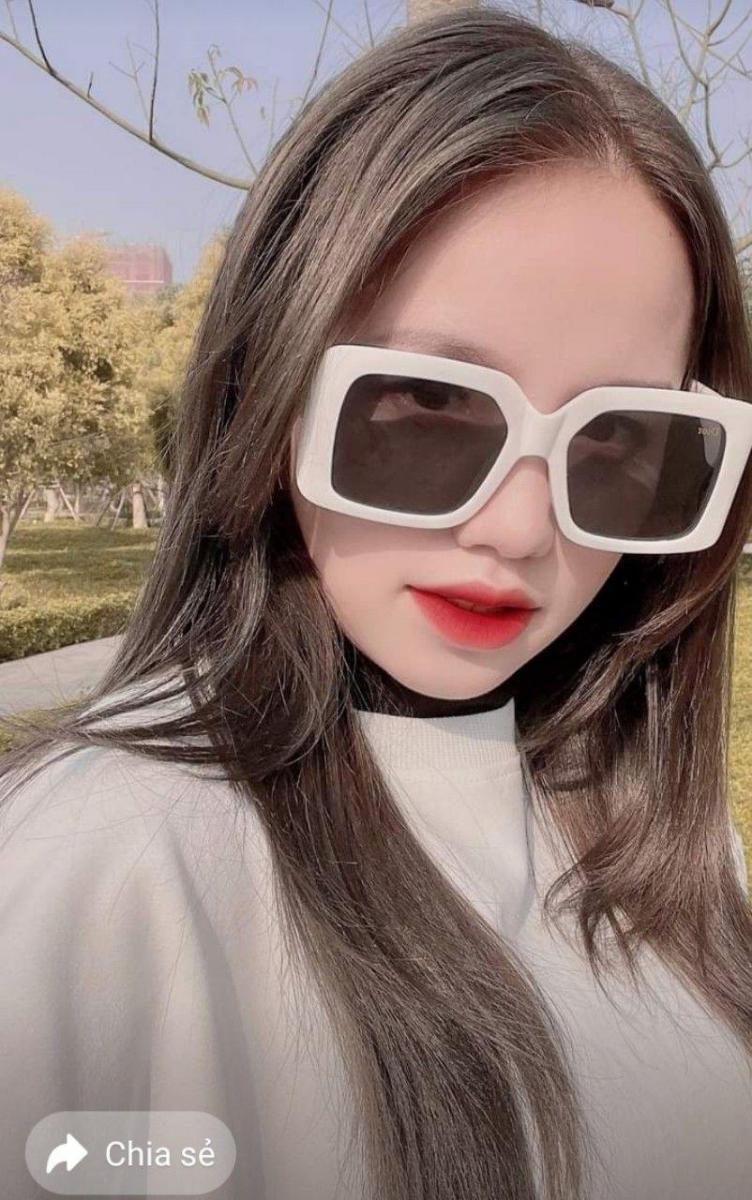 Ảnh mạng gái xinh đeo mắt kính đẹp