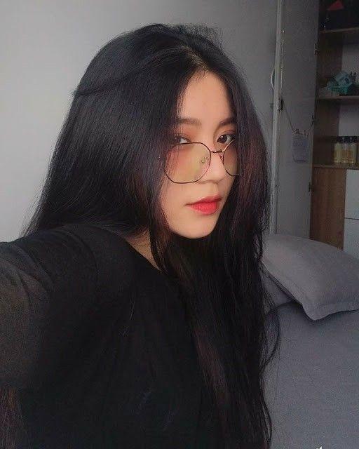 Ảnh gái xinh cute đeo kính đẹp nhất