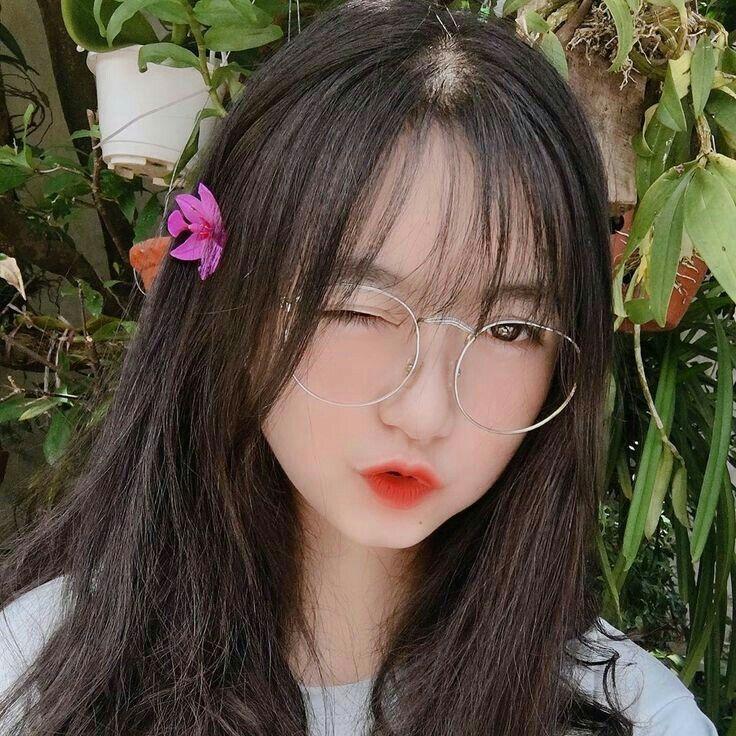 Ảnh gái xinh mắt kính đẹp nhất