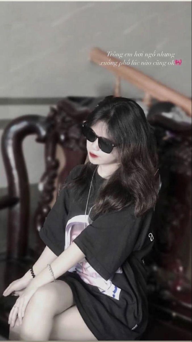 Ảnh gái xinh đeo mắt kính thời trang