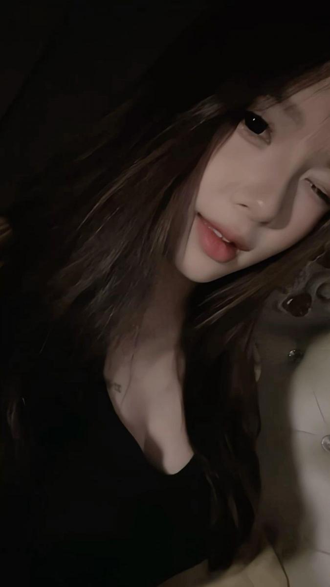Gái Xinh Sexy Gái Đẹp Với Ngực To Lòng Mày Mới Sắc