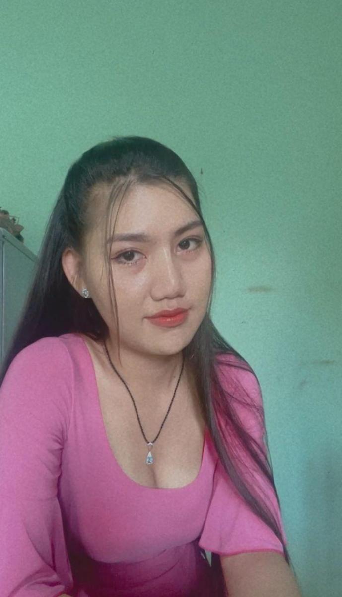 Ảnh gái xinh mặc đồ ngủ tóc ngắn xinh