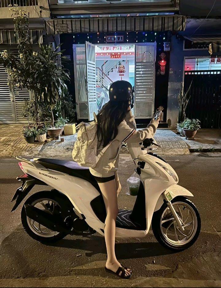 Gái Xinh Lớp 6