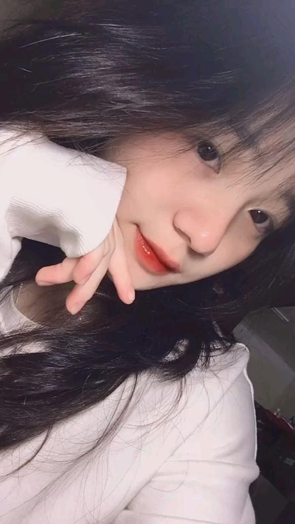 Gái xinh mlem mặc hở với đồ đẹp