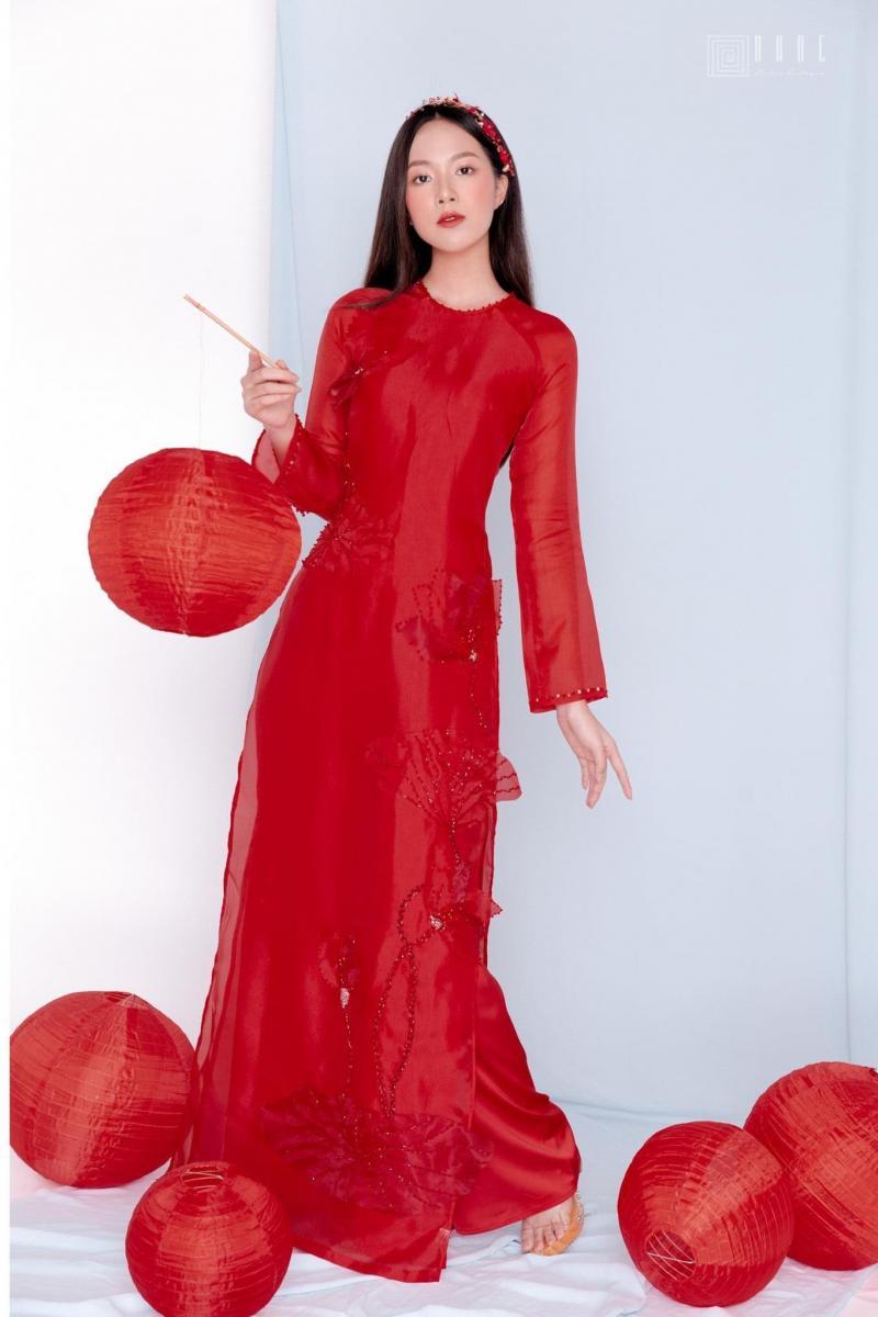Ảnh gái xinh trong bộ đồ lot đỏ đẹp