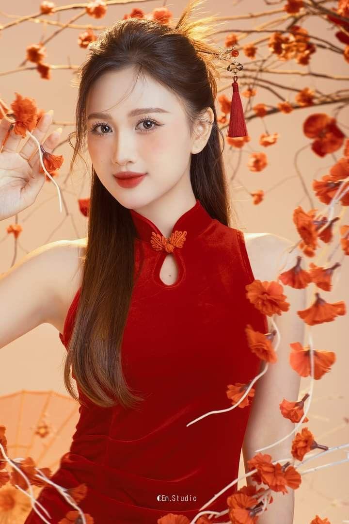 Gái Xinh Ngầu Đẹp Màu Đỏ