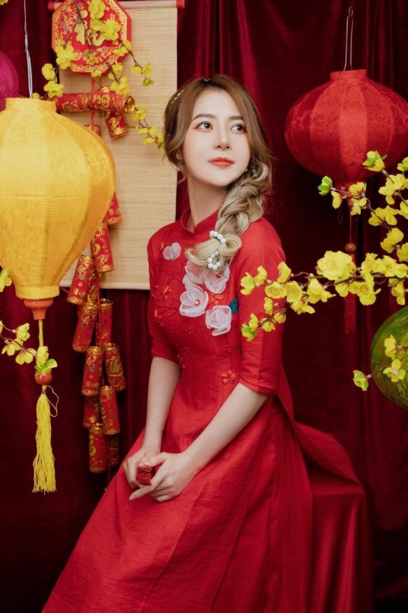 Hình gái xinh k2 trong bộ đồ đỏ đẹp rực rỡ
