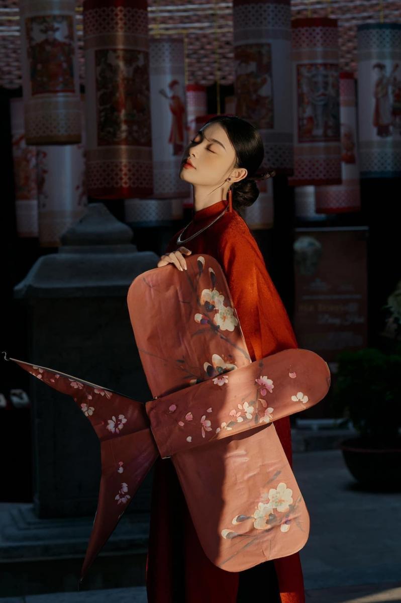 Ảnh gái xinh mặc đồ lót sexy trong kimono