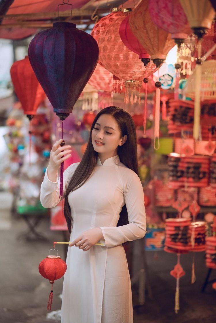 Gái Xinh Cute Với Ngực To Màu Đỏ Hồng