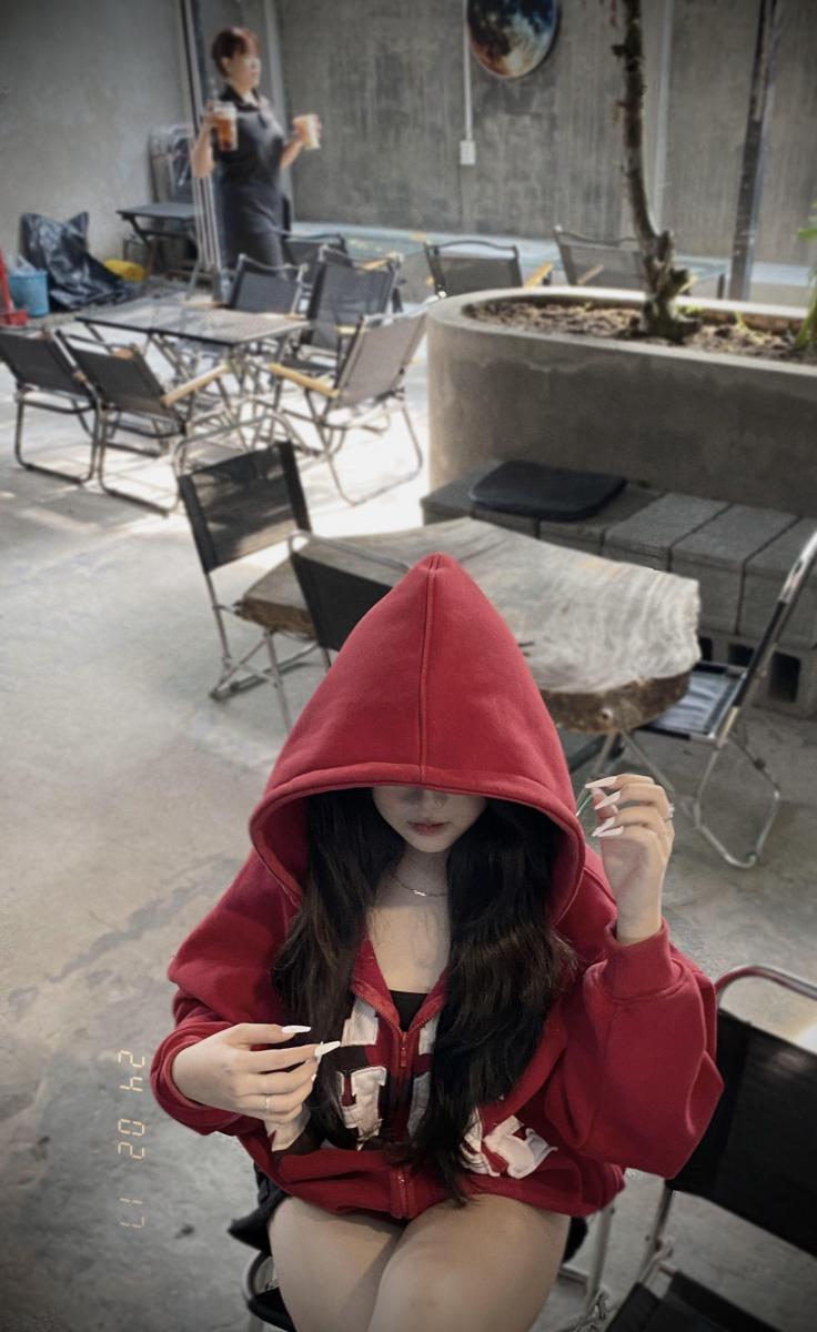 Gái xinh mặc hở trong bộ đồ bunny dễ thương