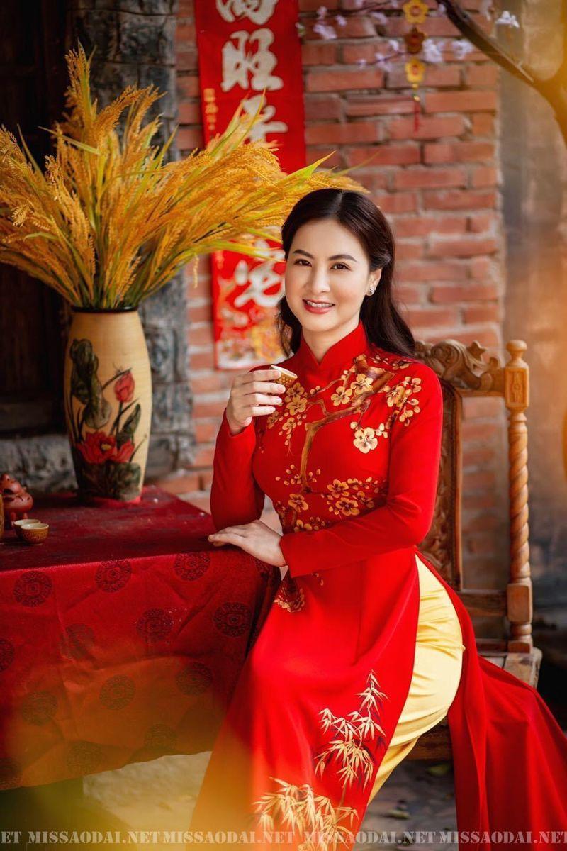 Gái Xinh Mũ To