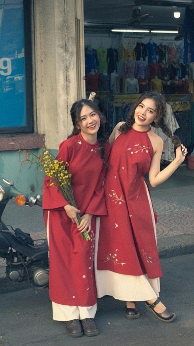 Ảnh gái xinh ngực to mẫu đỏ nữ cười thời trang