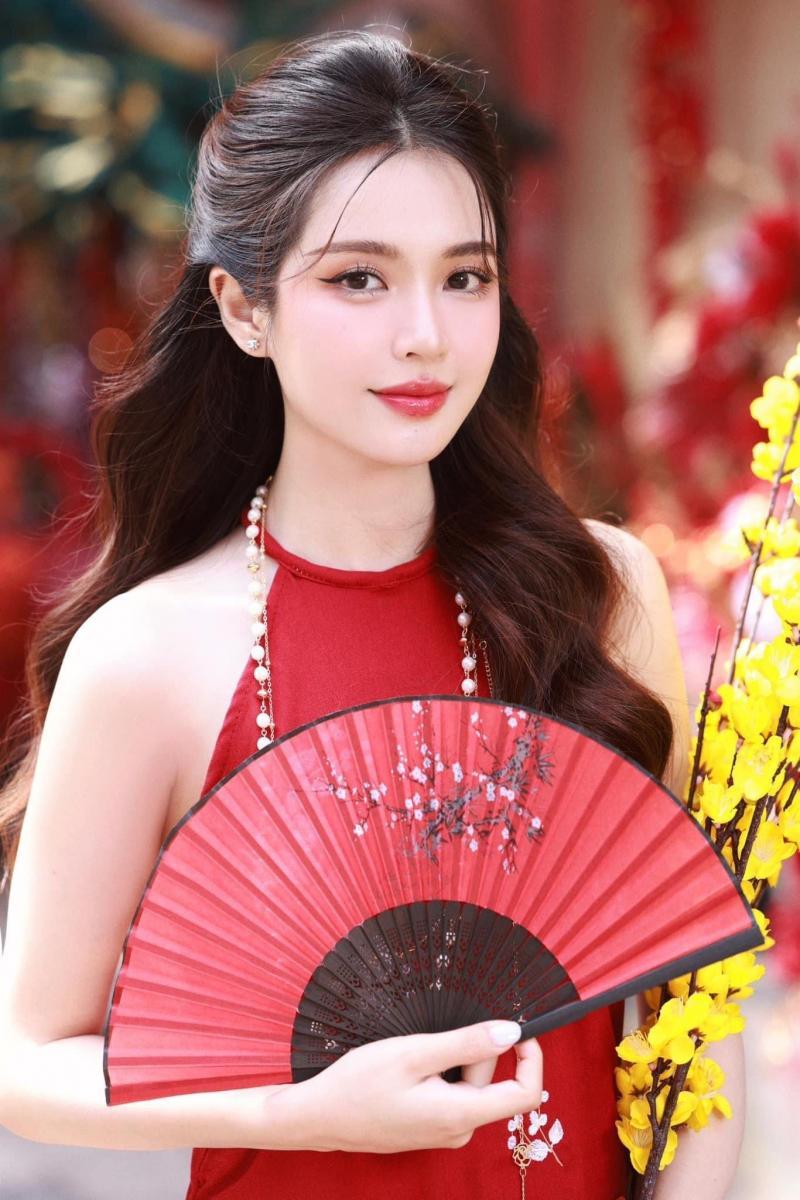 Gái đẹp coi đồ, ảnh nhiều gái xinh nổi bật