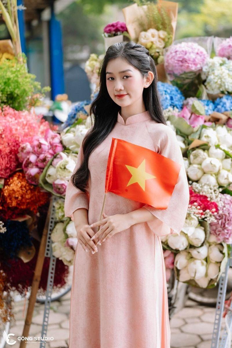 Gái xinh k2 trong bộ ảnh đẹp ngực to màu đỏ sắc đẹp hồng