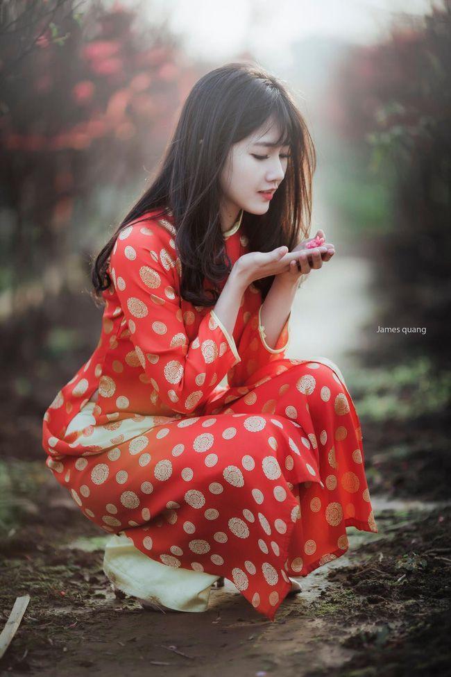 Hình gái hot với áo đỏ sắc đẹp thời trang