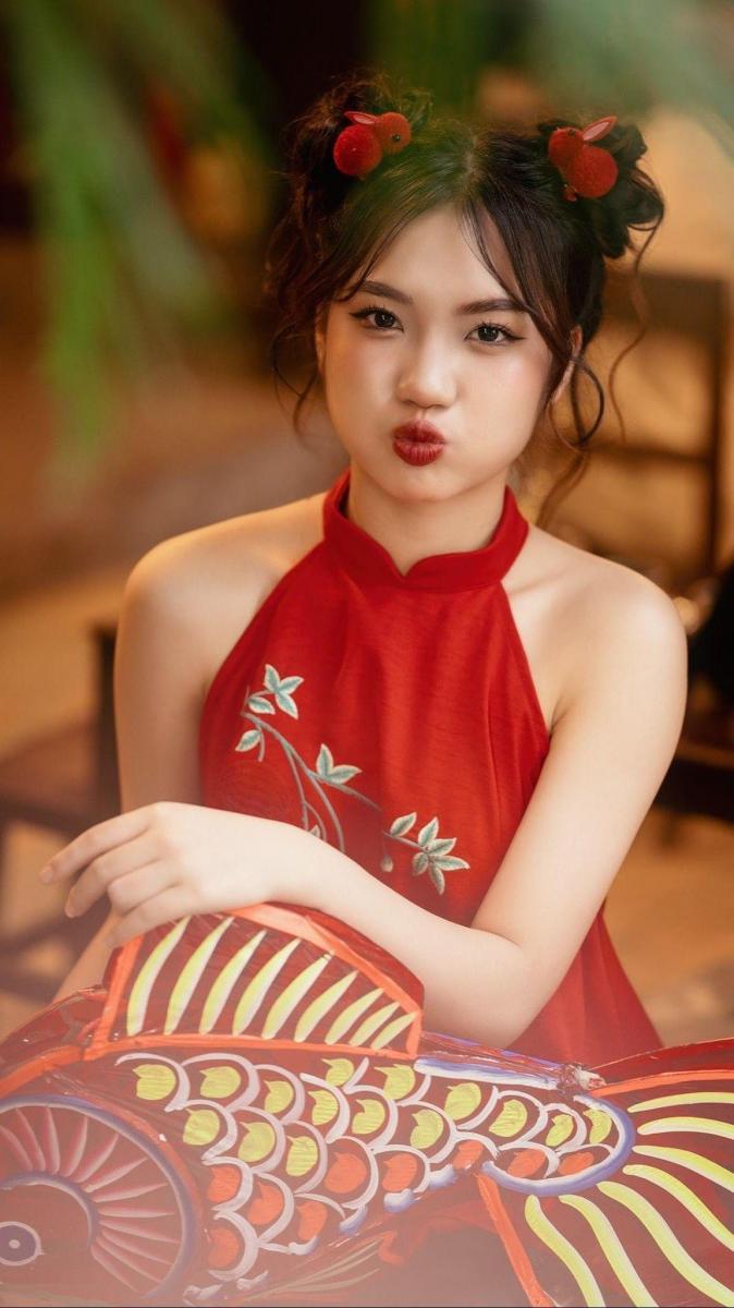 Ảnh đẹp gái xinh với ngực đẹp và thời trang nổi bật