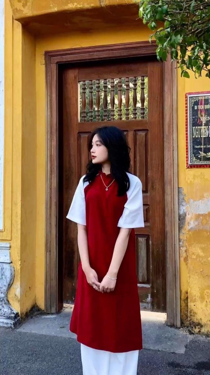 Gái xinh áo dài trắng trong bộ sưu tập thời trang