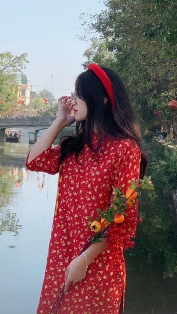 Gái xinh mặc bikini màu trắng khoe vẻ đẹp quyến rũ